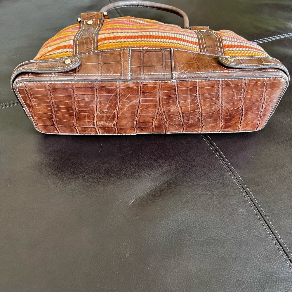 Liz Claiborne Peach Shoulder Purse - Picture 7 of 10